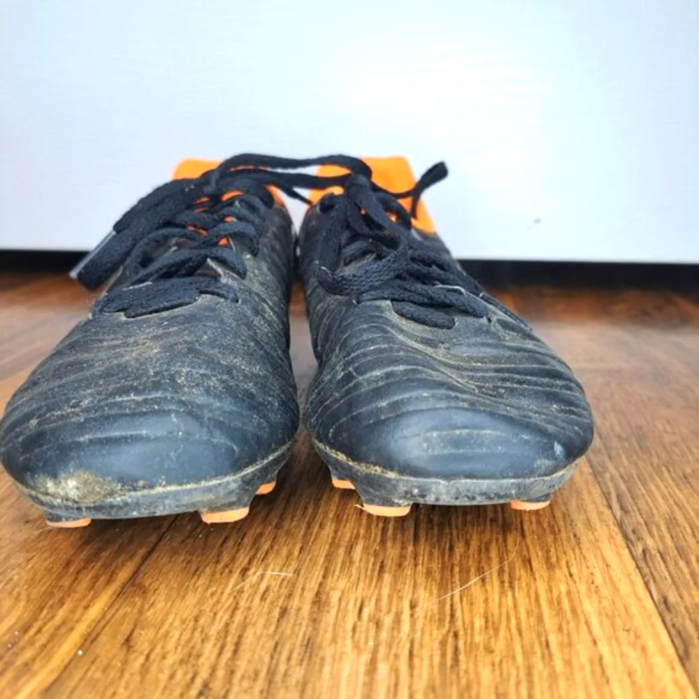 Nike Tempo Legend 7 Youth Firm Ground Soccer Cleats Black Orange Size 2Y